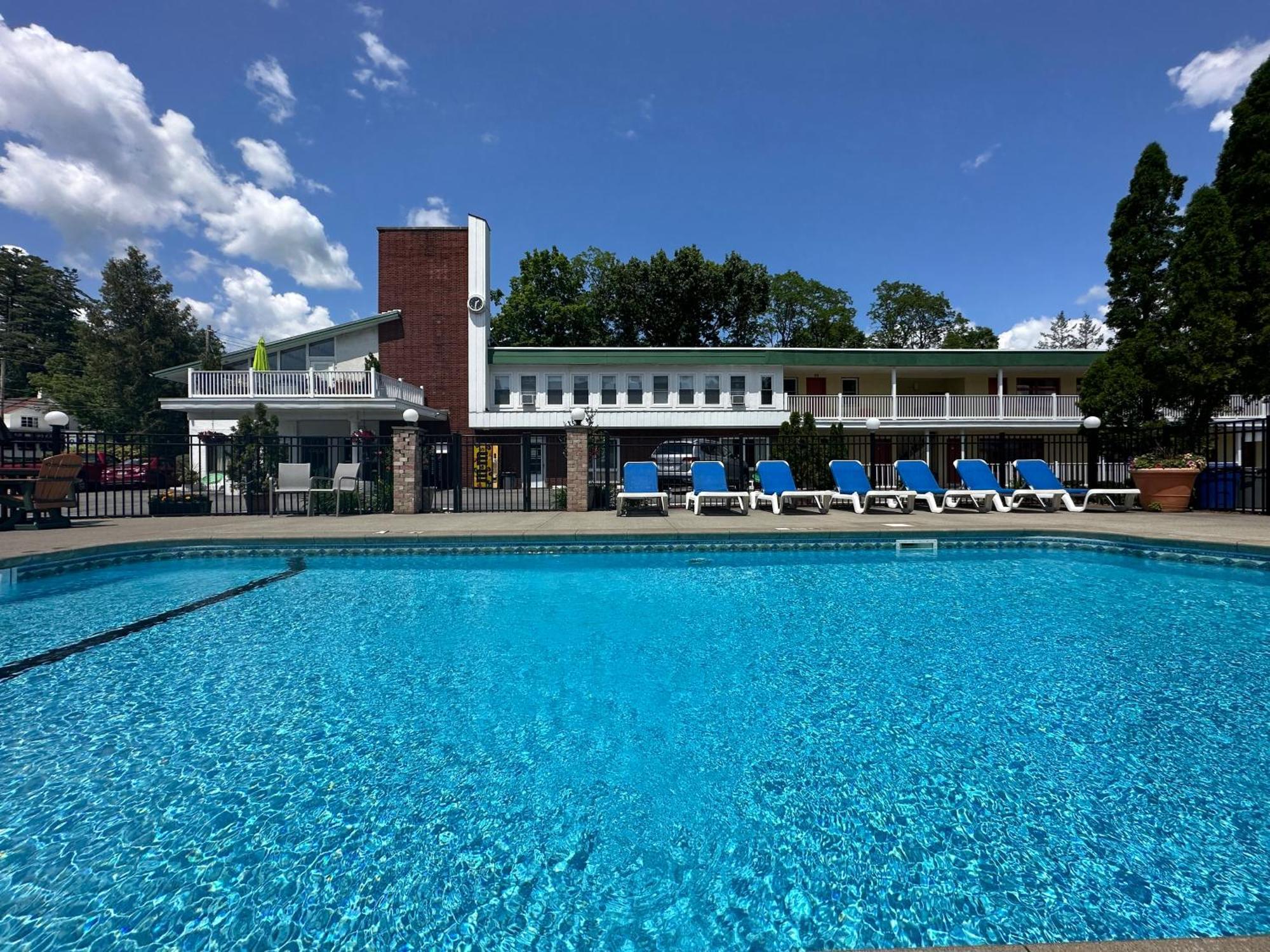 O'Sullivan'S Motel Lake George Exterior foto