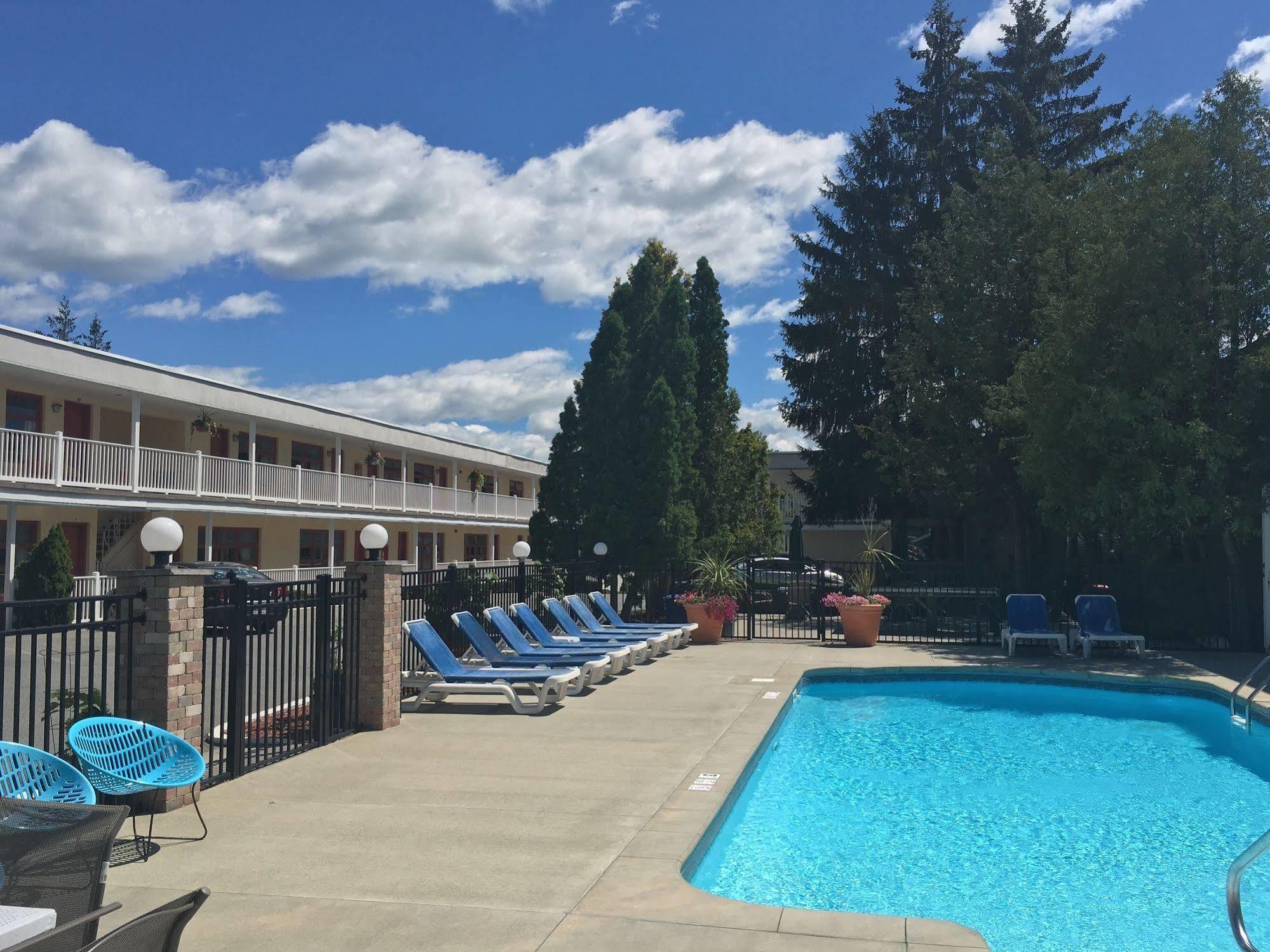 O'Sullivan'S Motel Lake George Exterior foto